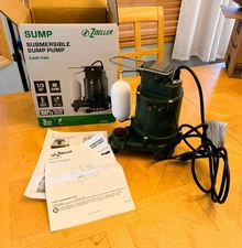Zoeller M1052  1052 115V 48 GPH 1/3 HP Cast Iron Submersible Sump Pump in Box