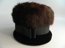 Vintage 1960's Womens Black Fur Hat Size M (7-7 18) Union Made in USA