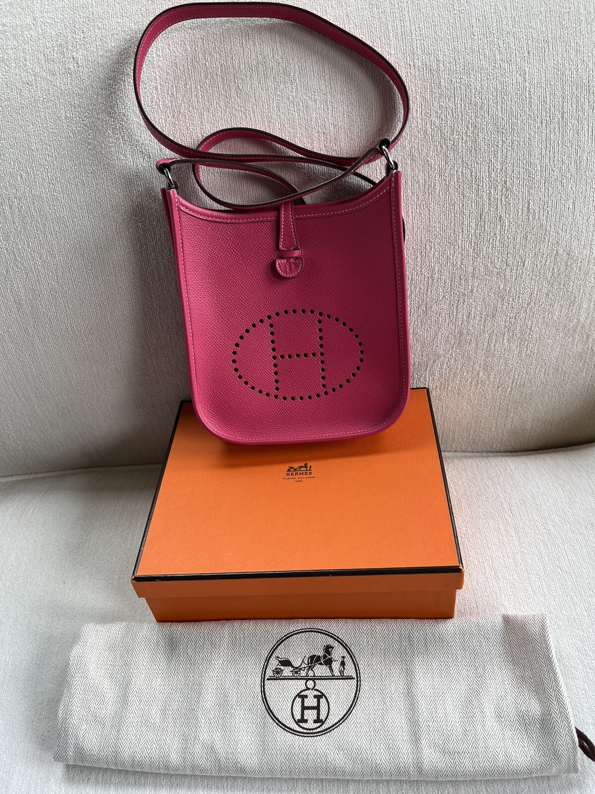 HERMES Evelyne TPM Crossbody Bag Taurillon Maurise Ro… Gem