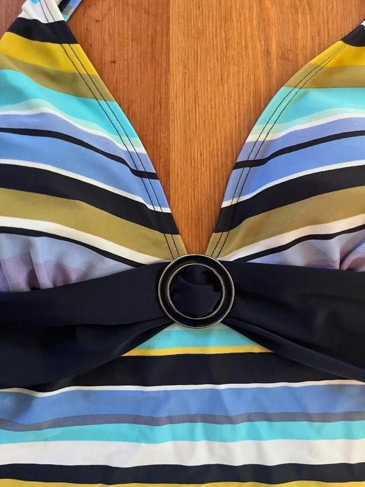 Traje de baño estilo halter talla 8 Croft & Barrow azul dorado blanco negro rayas Foto 4 de 4