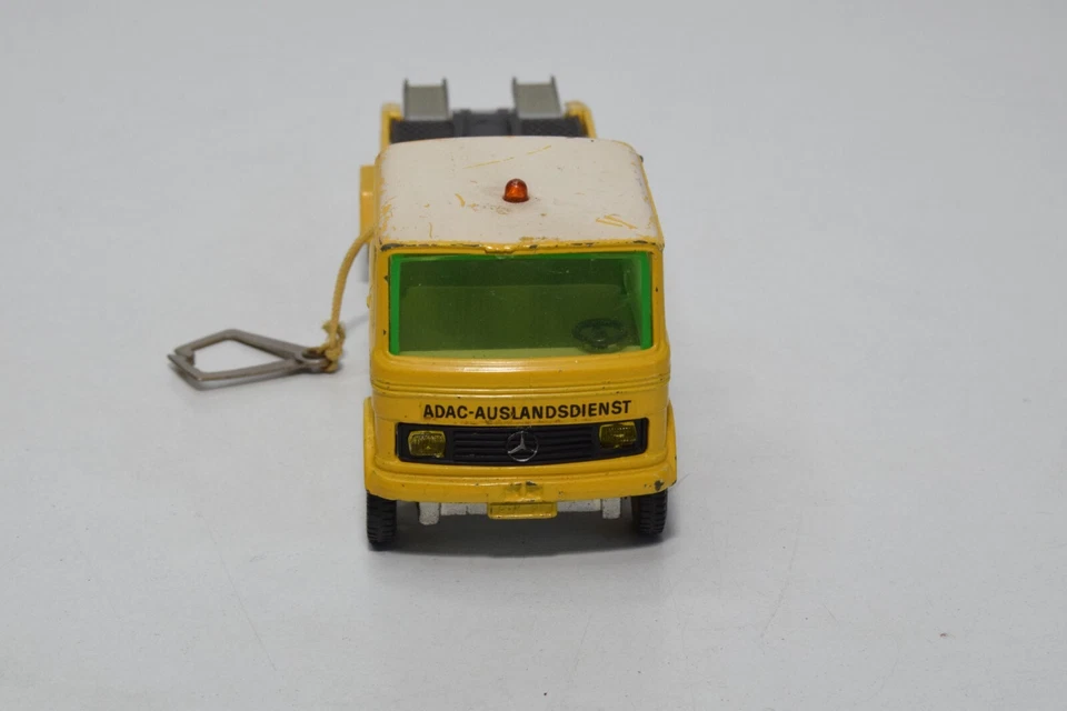 B67 1:55 SIKU V319 V 319 MERCEDES-BENZ LP 608 TOW TRUCK ADAC LARGE - Image 3 of 4