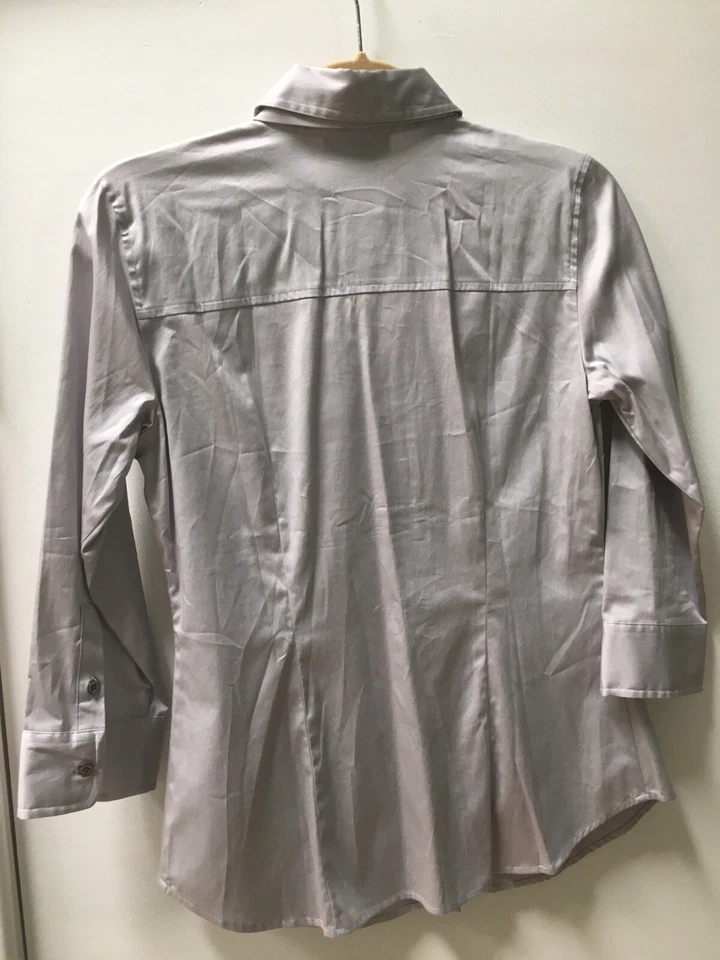 Camisa de vestir para mujer Sutton Studio nueva con etiquetas con corbata plateada brillo manga 3/4 - talla 4 Foto 2 de 4
