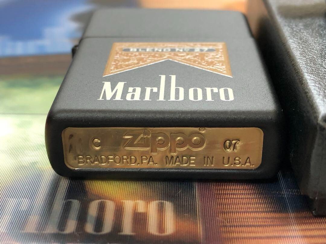 Zippo メジャー Zippo High Polish Vintage Brass Lighter
