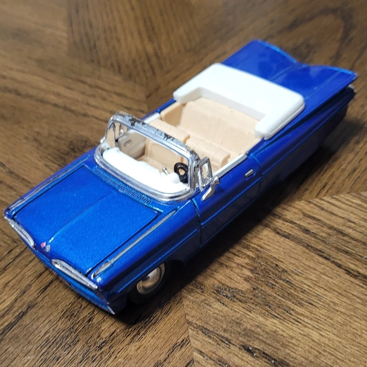 Miniature Chevrolet Impala 1959 Dorée – 1/43 Empire Zaugg Models (NR 10)