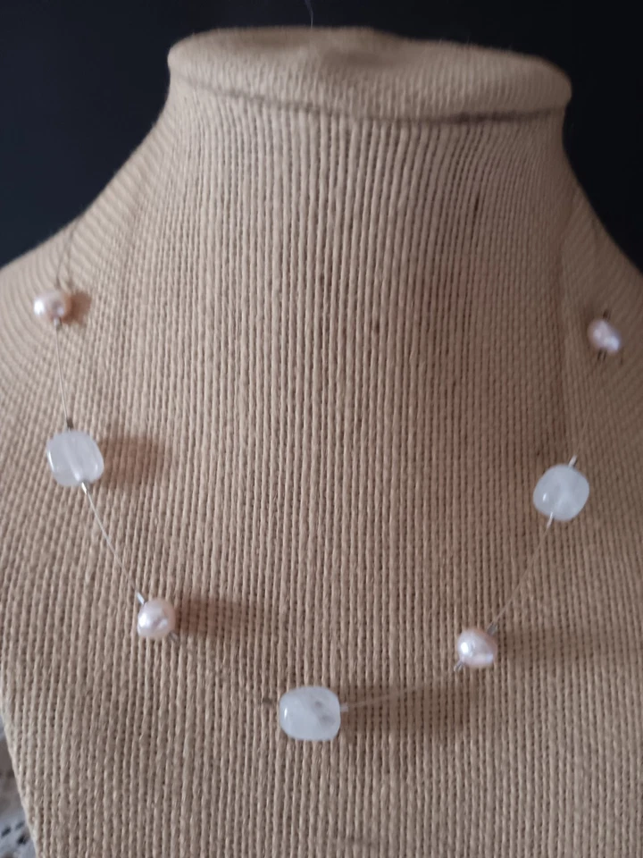 Collar de cuentas de plata esterlina y cuarzo rosa con cierre de langosta Sipada Foto 4 de 4