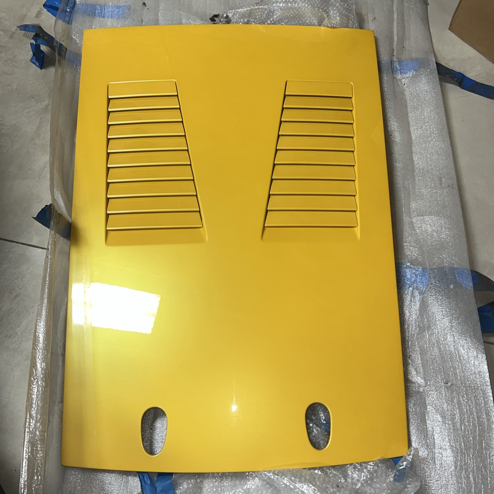 2004 LAMBORGHINI GALLARDO REAR TRUNK DECKLID ASSEMBLY YELLOW