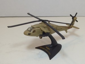 Maisto UH-60A Desert Hawk Helicopter Die2Cast US Army Helicopter Model Toy MINT 