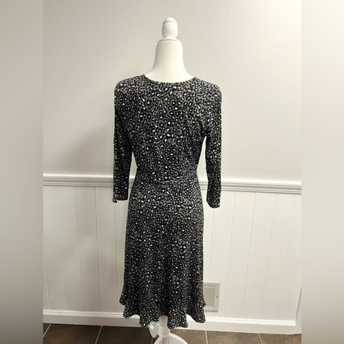 Leota Perfect Wrap Ruffle Knee Length Dress Grey Gray Leopard Medium NWT - Picture 6 of 7