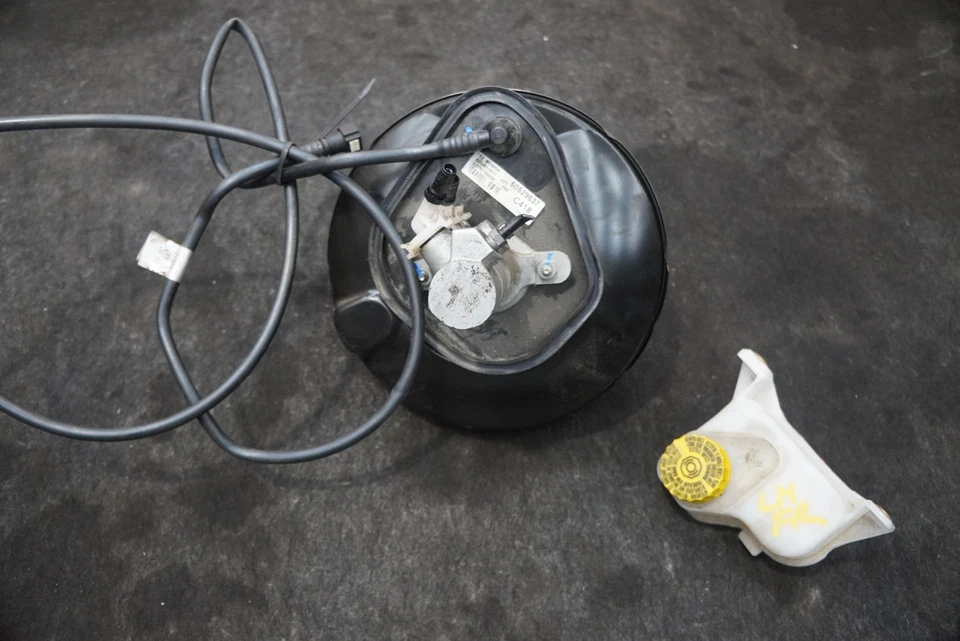 Servo cilindro maestro potenciador freno 68236915AA OEM Alfa Romeo 4C 2015-20 Foto 2 de 4