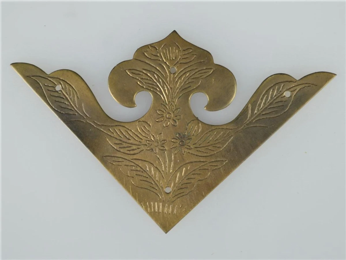 Decorative Brass Corner Trim Shelly Lighting