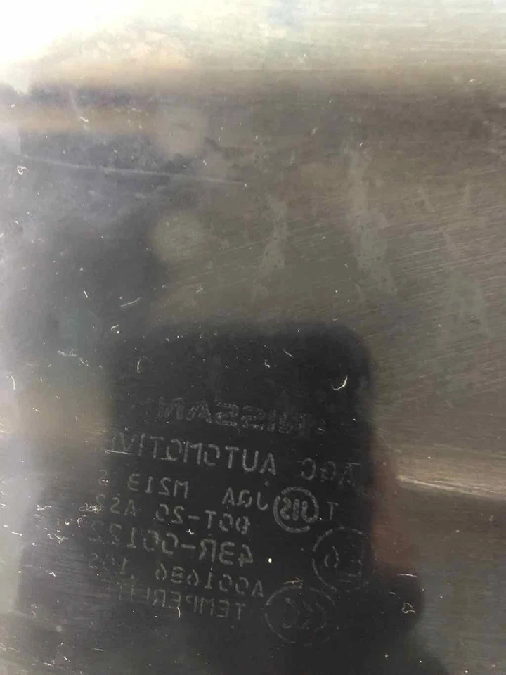 Nissan Leaf 2011-2012 hatchback puerta trasera ventana de vidrio lado derecho del pasajero Foto 3 de 4