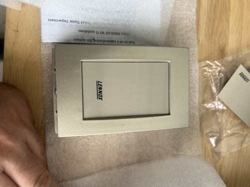 Honeywell / Lennox T7067A1065 Electronic Thermostat, Thermostat Only T7067A 1065 - Picture 21 of 24