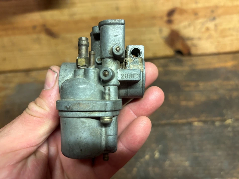 Carrocería de carburador Yamaha JT1 JT2 60 TK 288E3 Foto 3 de 4