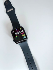 Apple Watch Series 9,  45 mm Smartwatch Schwarz, Dunkelblau Silikonarmband iOS