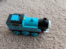 Diecast Thomas Express Forward/Reverse Battery Powered Engine ~ Not Working