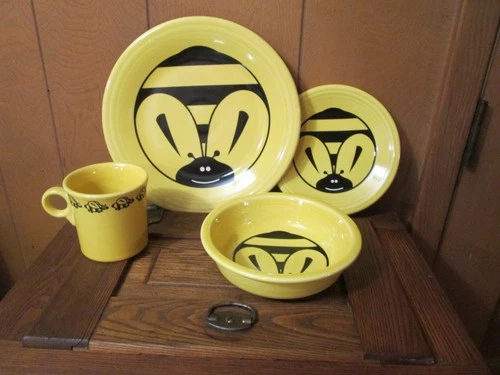 Fiestaware BUMBLE BEE 4 piece setting Daffodil yellow discontinued Fiesta