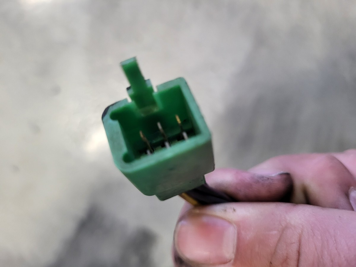 Used OEM 1991-1993 Kawasaki ZX600D Right Switch 46091-1533