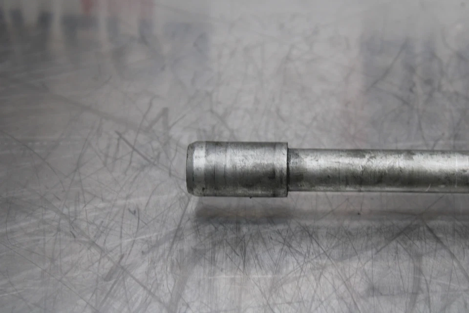 08 MOTO GUZZI BREVA 750 EJE TRASERO RUEDA TRASERA LLANTA PIVOTE PERNO EJE BB154 Foto 2 de 4