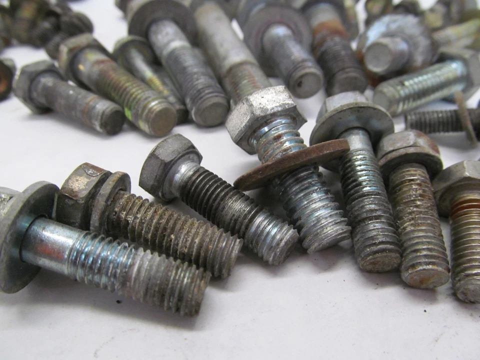 Honda Goldwing GL1000 1977 varios tornillos varios varios Foto 2 de 4