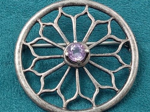 Artisan Sterling Silver 1.25" Diameter Round Pin w. Amethyst Center Stone - 第 2/5 張圖片