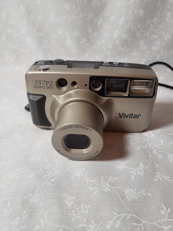 Vivitar 357PZ QD 35mm Point & Shoot Film Camera Film Tested comes with 4 battery