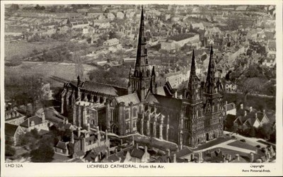 Postkarte Kirchen Bauwerke ~1950 LICHFIELD Cathedral Aerial View Luftaufnahme