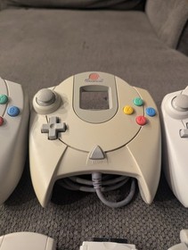 LOT OF 3 SEGA DREAMCAST HKT-7700, 2 MEGA MEMORY CARDS, 1 VMC, 1 MIC - Tested