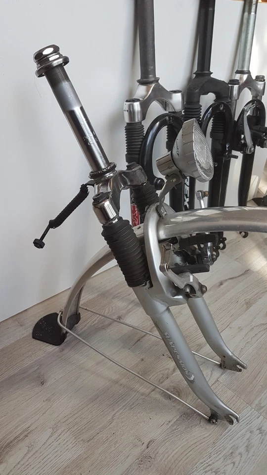 28 Zoll Fahrrad Federgabeln 5 Stück Konvolut mit Schutzblechen - Bild 2 von 4