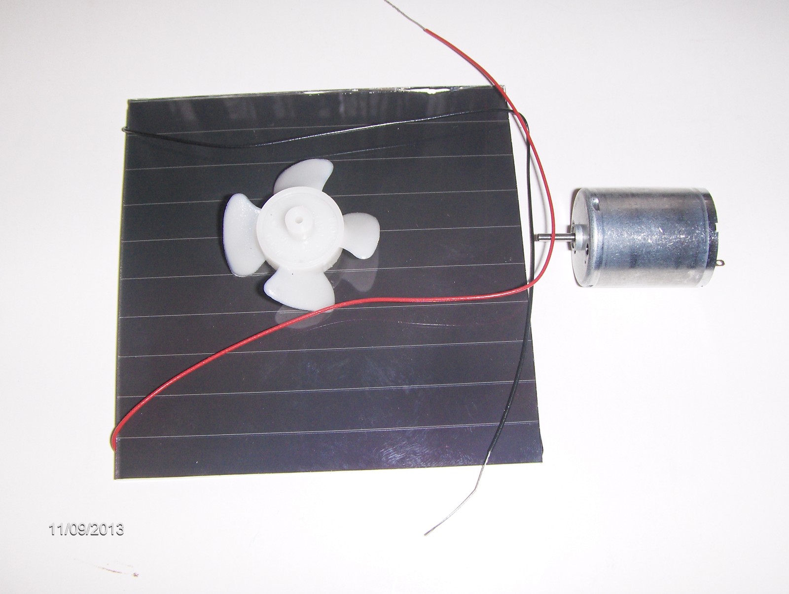 Solar power fan kit  6vdc 100ma   panel-wires-fan motor-blade educational tool