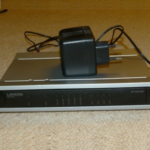 Lancom 821 ADSL ISDN Modem Annex B - 4 Port 10/100 Router mit Netzteil