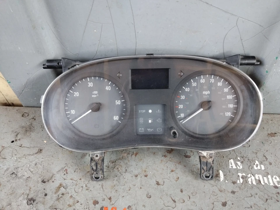 Mostradores velocímetro Renault Traffic 2006 peça nº. P8200390136 - L32 #1 - Imagem 2 de 4