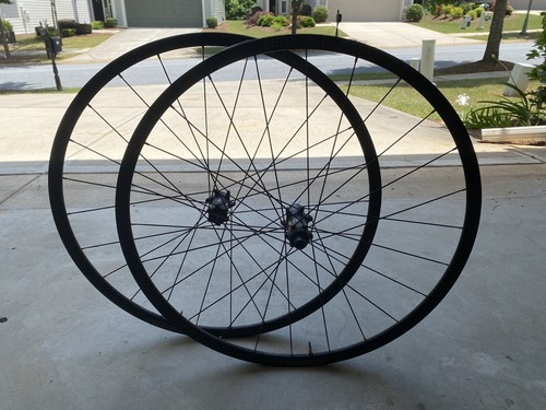 Bontrager Paradigm Comp 700c Disc Road 