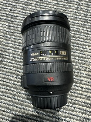 Nikon AF-S DX NIKKOR 18-200mm f/3.5-5.6G ED VR Lens