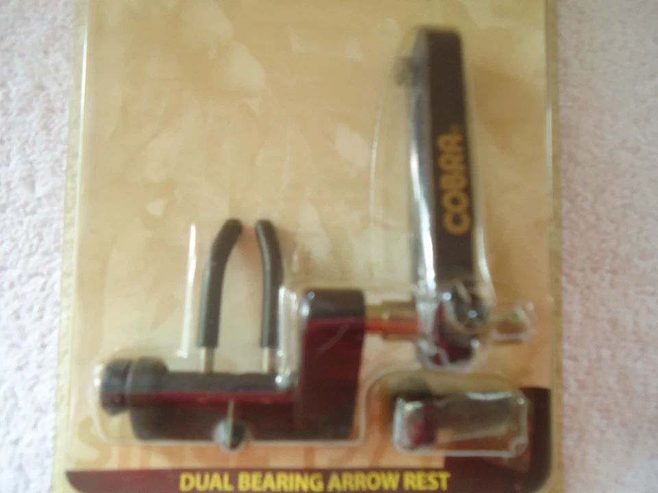 " NIP " Cobra C-463 Woodsman 11 Dual Bearing Arrow Rest " Great Gift Item " - Image 3 of 4
