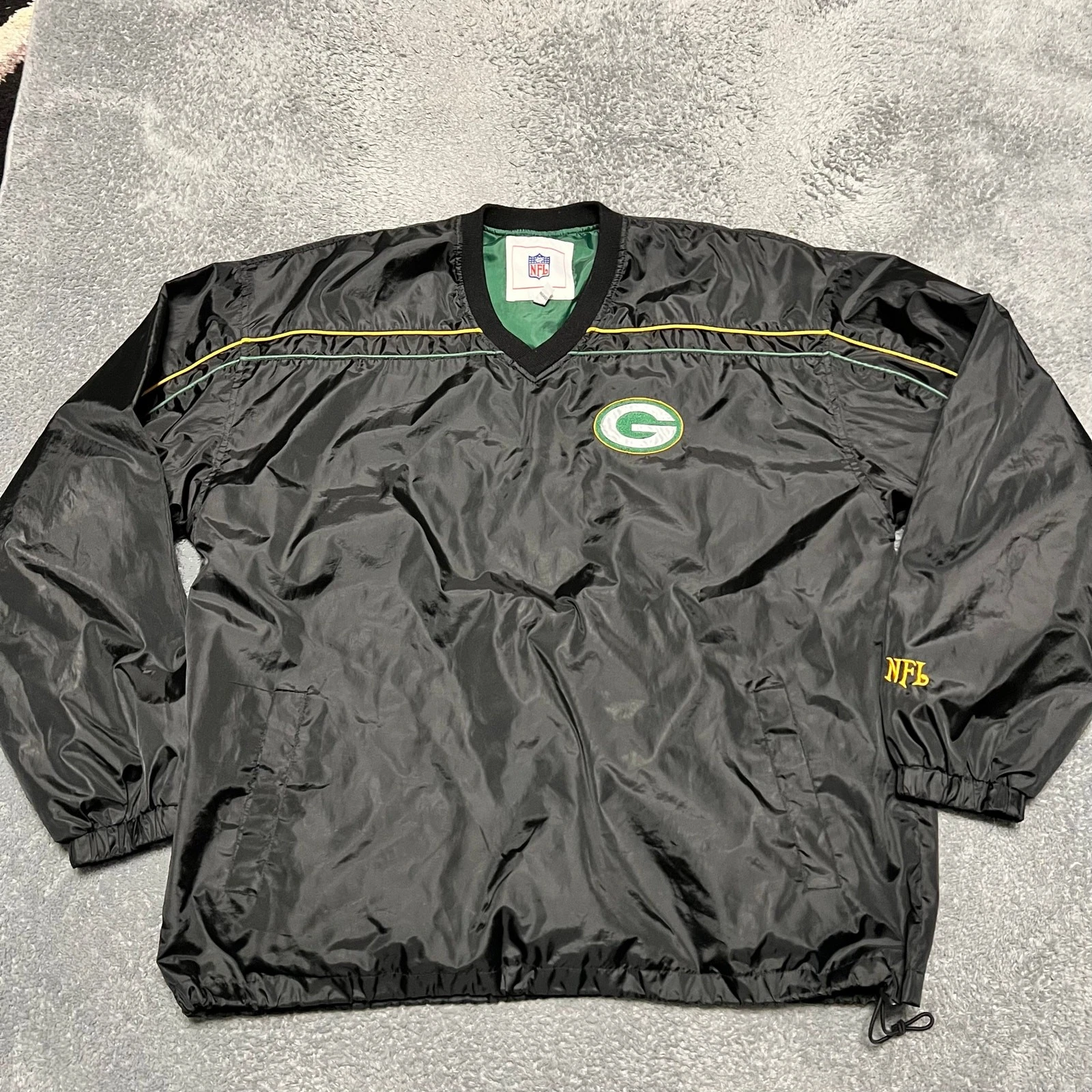 Green Bay Packers NFL Jacket Mens Large Windbreaker Black Lightweight