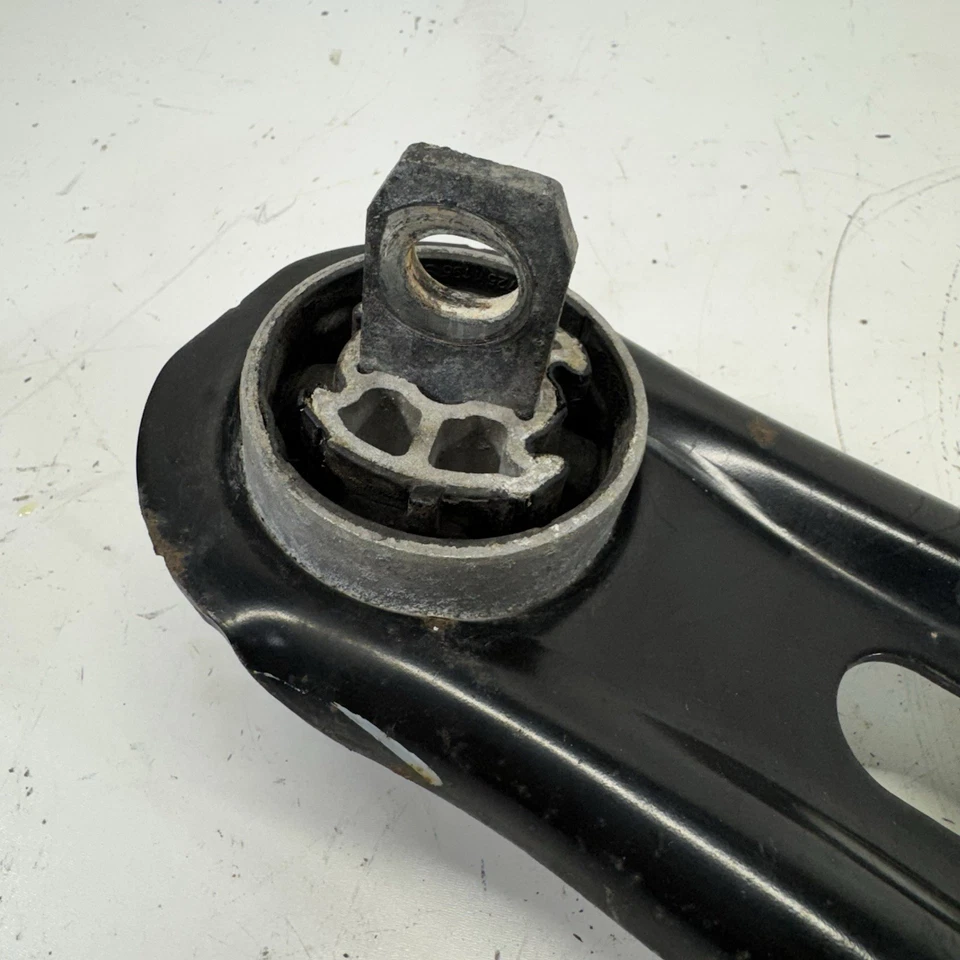 Chevrolet Equinox 2018-2024 brazo de control trasero derecho superior de arrastre OEM Foto 4 de 4