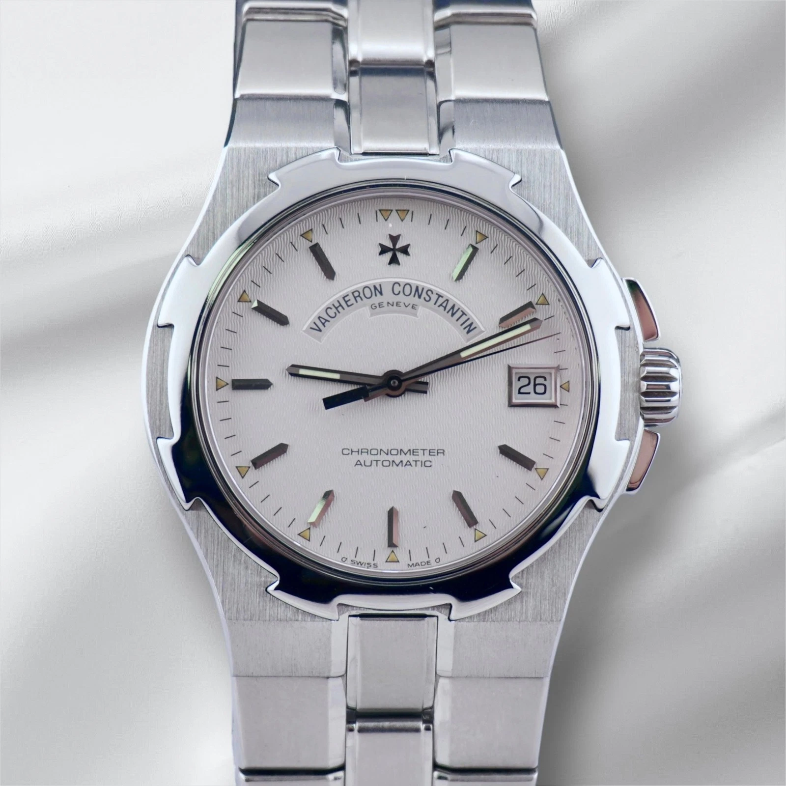 Vacheron Constantin — Vacheron 37mm Constantin Overseas Men's Watch 42040/423A-8458