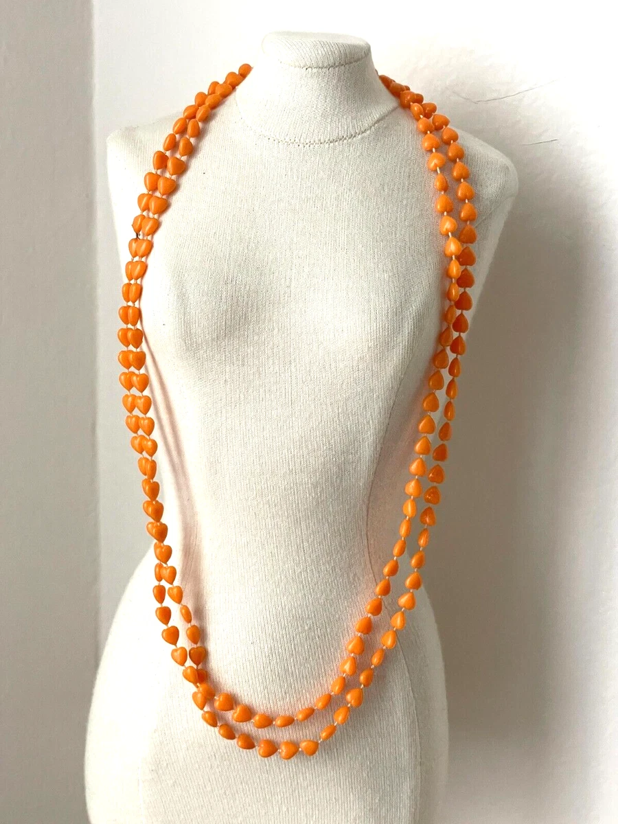 Collier tendance vintage avec perles en plastique noir et beige 16 avec fermoir barillet - France