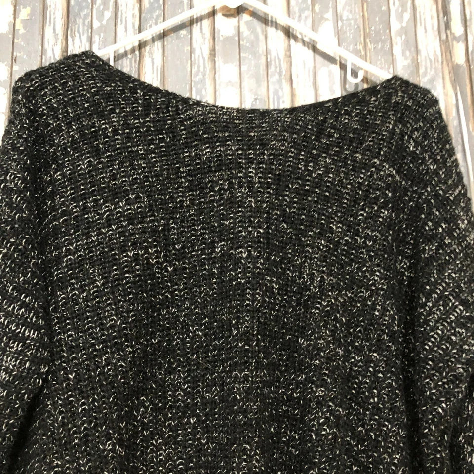 Suéter tejido manga larga espalda cruzada negro plateado Forever 21 talla S Foto 3 de 4
