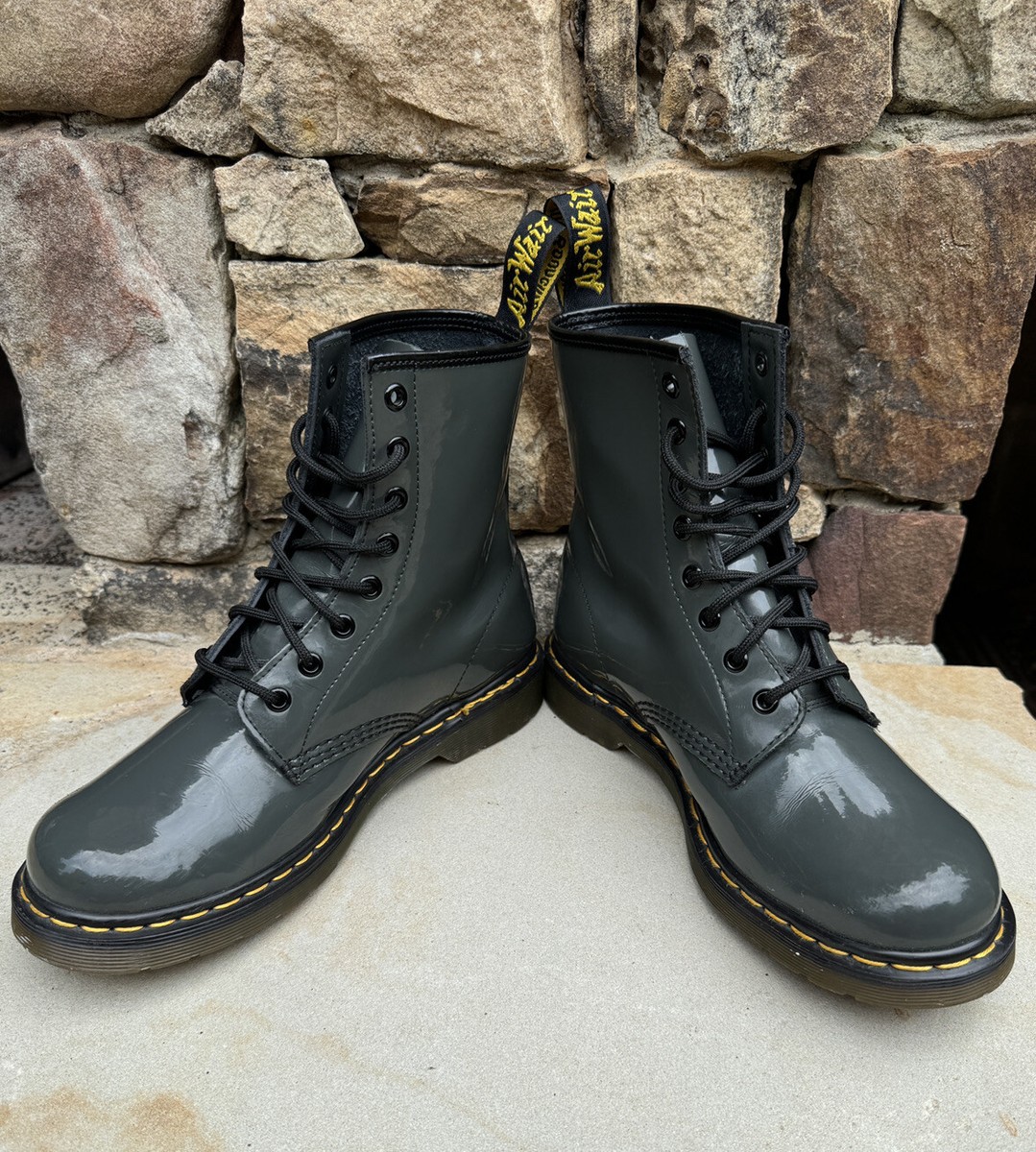 Dr. Martens 11822 Women's Patent Gray Leather Size 9 Chukka