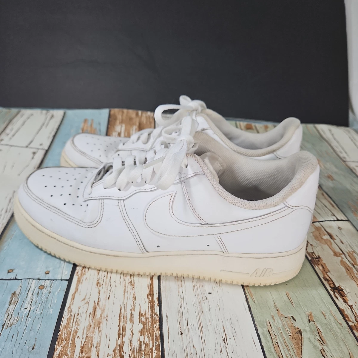 Preços baixos em Nike Air Force 1 07 White | eBay