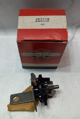 #ad Briggs and Stratton 392718 491372 Engine Oil Slinger Gear NOS Genuine OEM $11.97