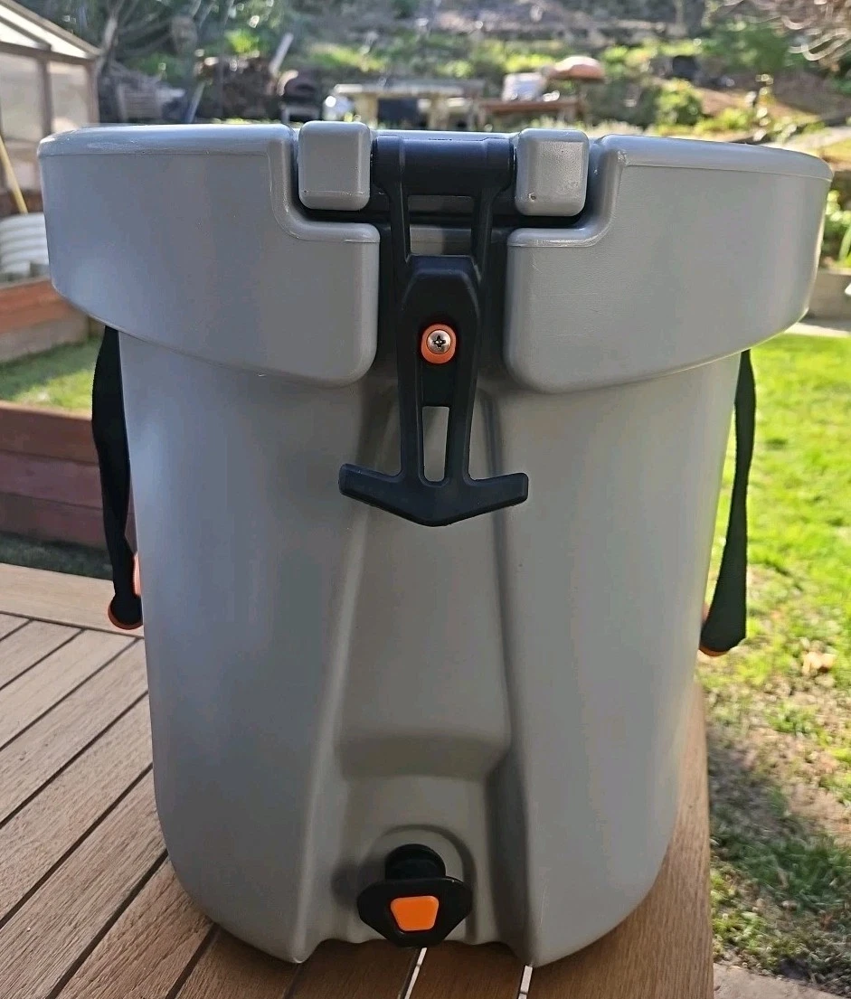 Ozark Trail 20 Quart Roto-Molded High Performance Beverage Dispenser Cooler
Opens in a new window or
