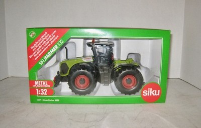 1/32 Siku  #3271 Claas Xerion 5000 tractor with the box.