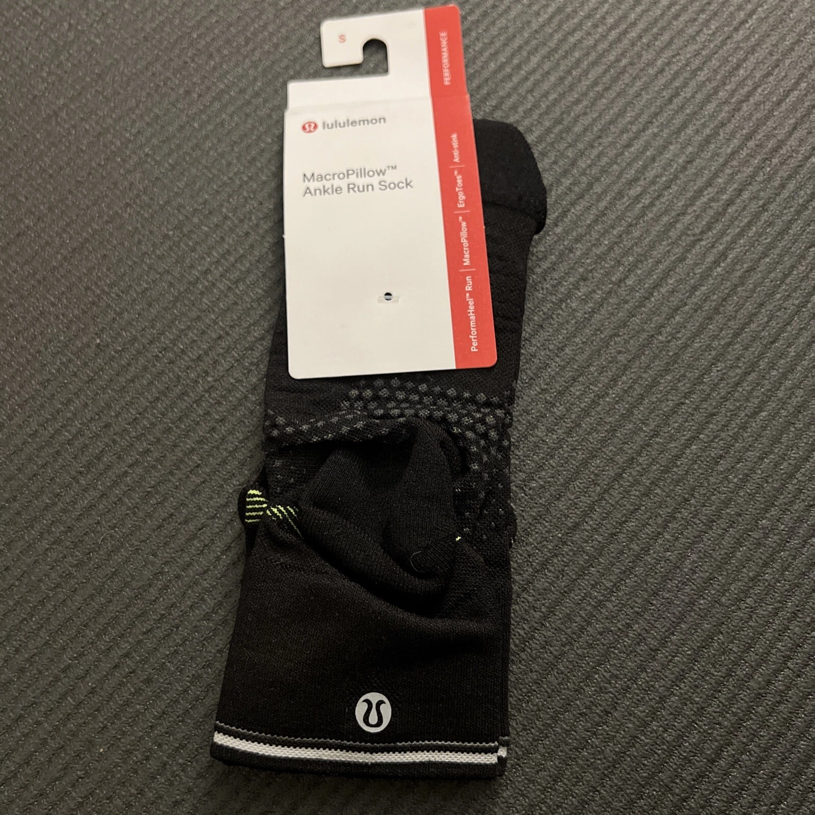 NWT Lululemon MacroPillow Ankle Run Sock Black Size : S