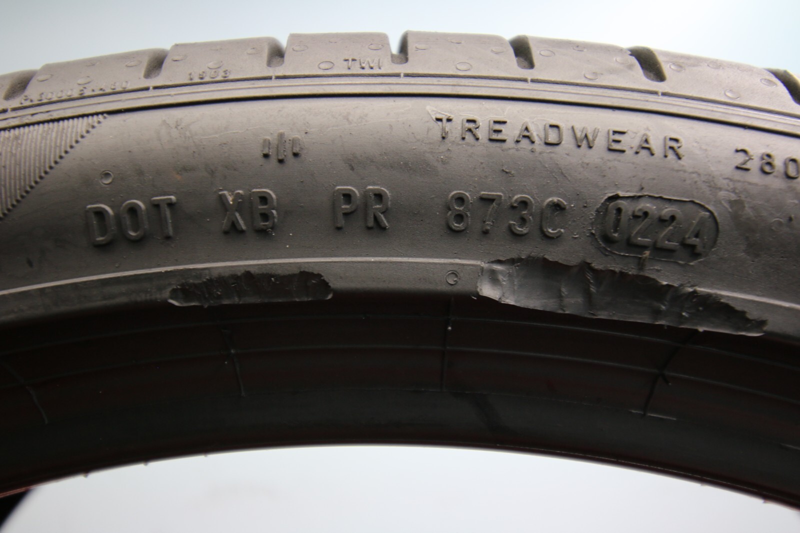4 Used Pirelli P Zero PZ4 B Bentley (2X) 275/35ZR22 104Y & (2X) 315/30ZR22 107Y