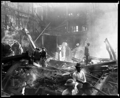 Men Sifting Through Rubble Of L.A. Times Offices After Bombing Oc - Old Photo