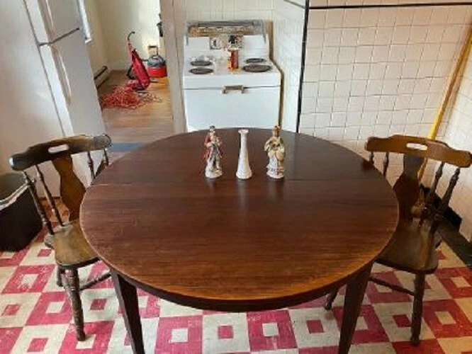 Vintage round wood dining table outlet