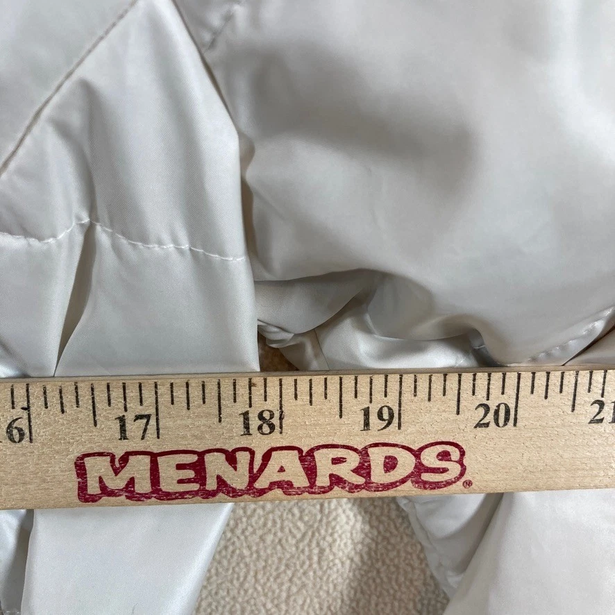 NWT BCBGeneration Quilted Puffer Coat Sz XS Ivory Faux Fur Hood Button Front - Image 4 of 4