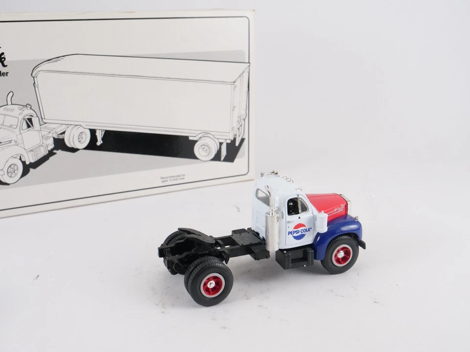 First Gear 1/34 Mack Trattore E Rimorchio Modello B-61 1960 - Immagine 3 di 4